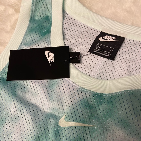 NWT! Nike Women's Sportswear Icon Clash Sky Dye Tank size S - Picture 5 of 7